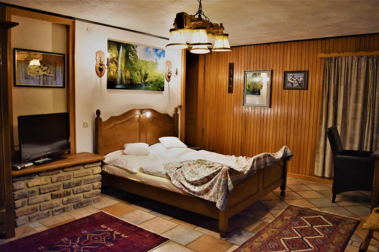 Domizil Hotel Bei Welter Nideggen Kreuzau ภายนอก รูปภาพ