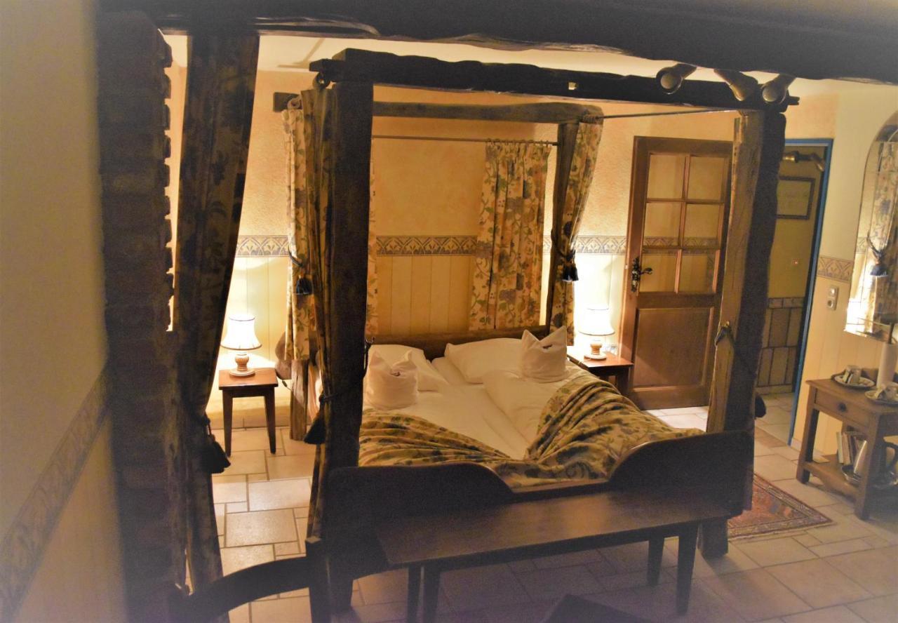 Domizil Hotel Bei Welter Nideggen Kreuzau ภายนอก รูปภาพ